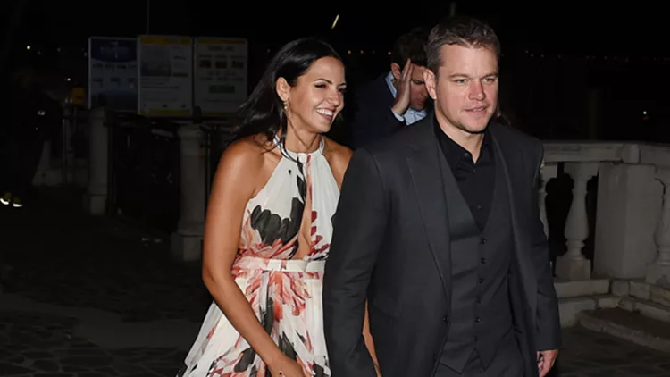 Ο Matt Damon και η Luciana Barroso στο δρόμο για το rehearsal dinner του γάμου.